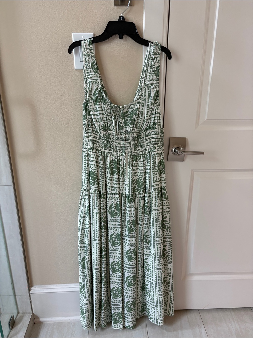 Blu Pepper Green & White Printed Maxi Dress new without tags